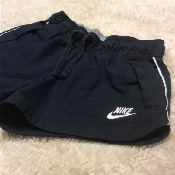 Vintage Nike Shorts! - Picture 2 of 6
